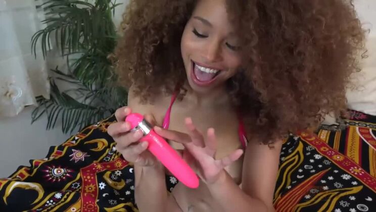 Brunette Cecilia Lion Moaning on Vibrator