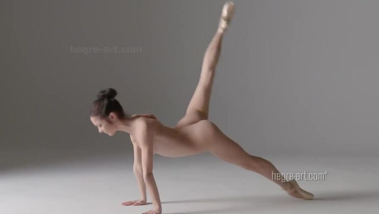 Nude Gym Session with Brunettes Julietta and Magdalena