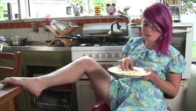 Lilith's Solo Kitchen Adventure