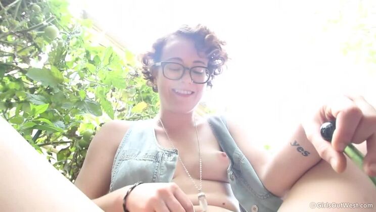 Squirt POV with Rosie Outdoor