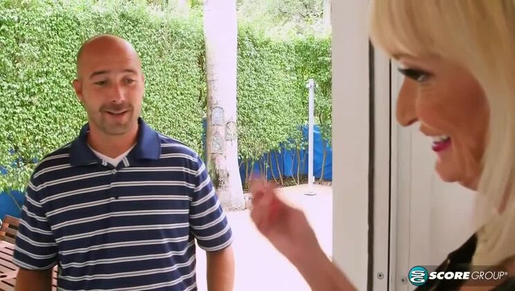 Blonde Leah LAmour Gets Fucked in Cuckold Scene