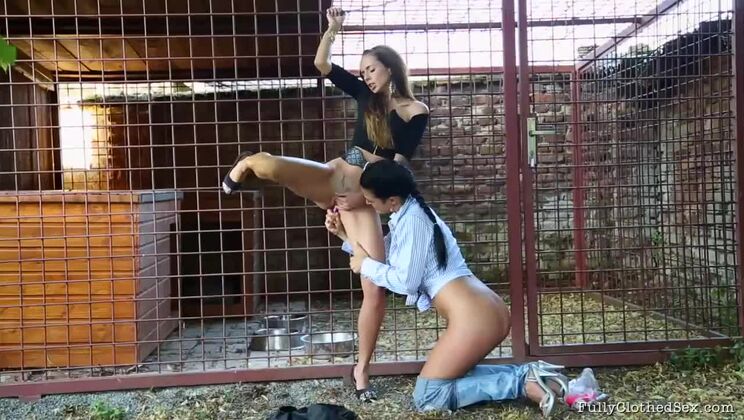 Gina Devine's Outdoor Dildo Escapade