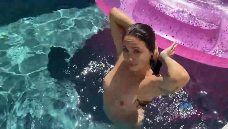 Brunette Mi Ha Doan Gets Naughty Outdoors