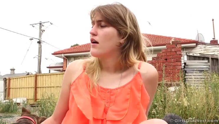 Ren Blonde Outdoor Sex