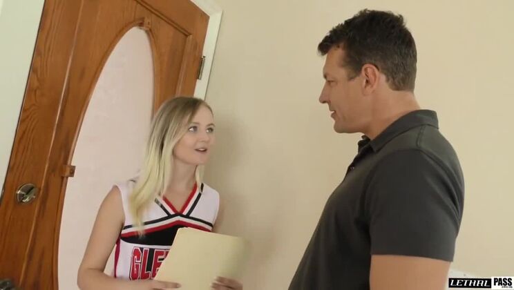  Queen Natalia's Big Ass Wants A Big Cock 