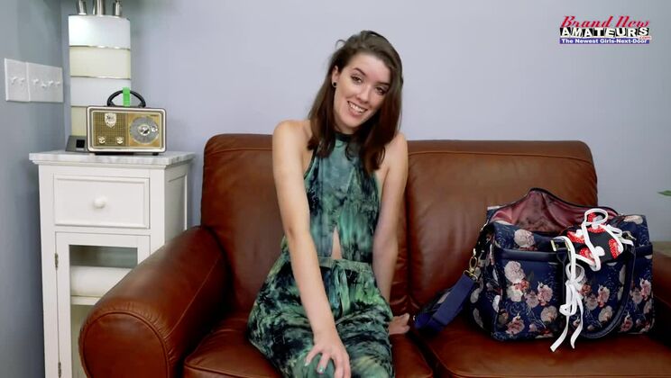 Amateur Starshine's Anal Casting Couch Debut