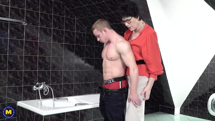 Seduced in the Shower: Ryanne and the Naughty Cougar