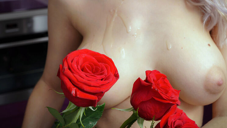 Cute Busty Teen Eva Elfie