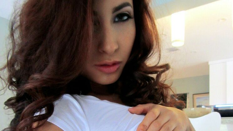 Jade Jantzen's Full Latina Booty