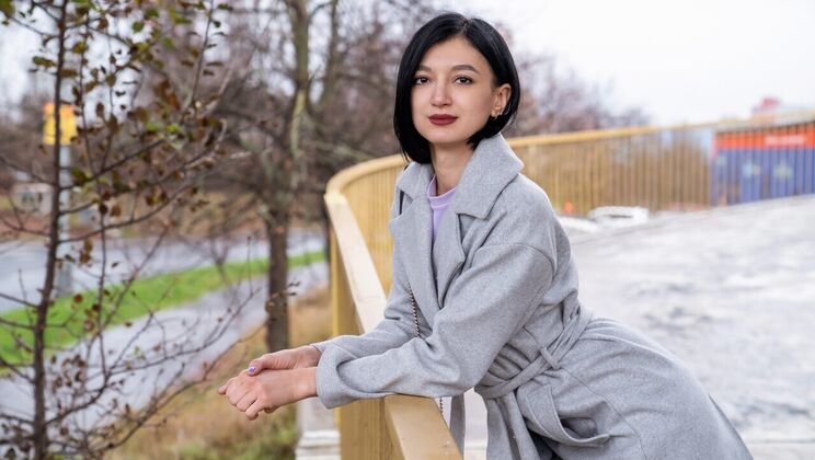 Brunette Russian Takes Cock in Doggystyle