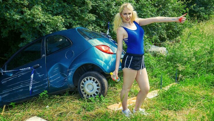 Amateur Brit Blows Hero in Car