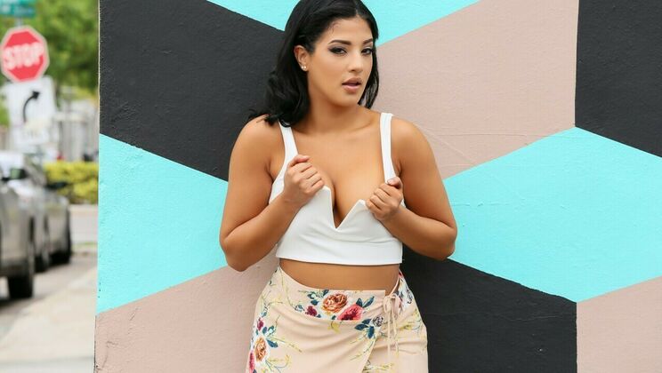 Blonde Gets Deepthroat in Public