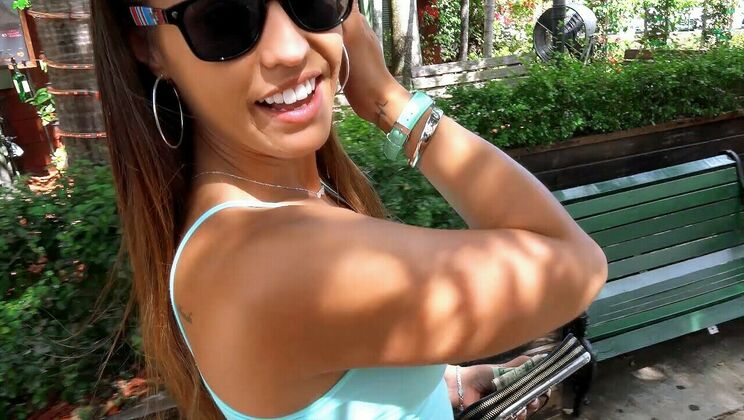 PAWG Kelsi Monroe Sucks Off Brick Danger