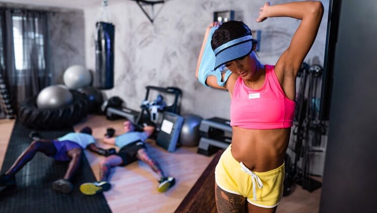 Interracial threesome: Black dude and two guys make teen gag