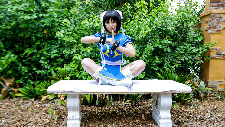 Keira Croft: Backstreet Cosplay Queen Anal