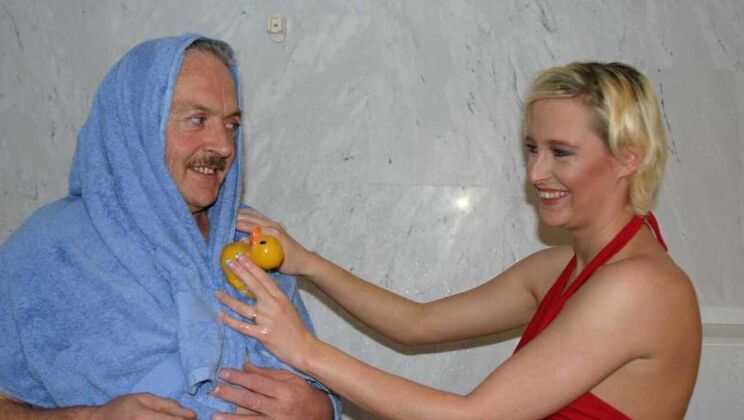 Gustavo Fucks Irenne's Blonde Pussy