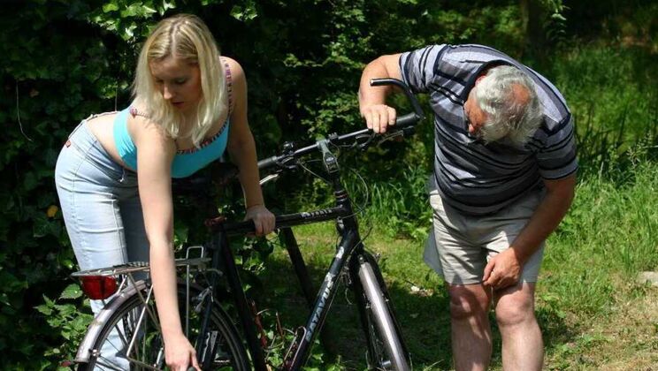 Blonde Bombshell Gets Fucked on Cycle Tour
