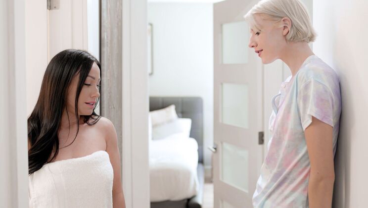 Lena Anderson and Jennifer White - Lesbian Teen Fun