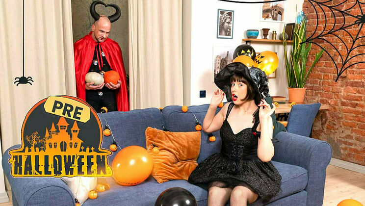 Short Hair Babe Sandy Cheeks in Hardcore Fucking