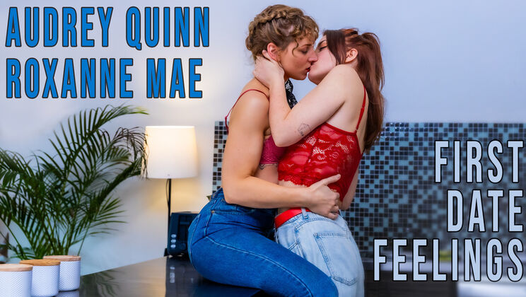 First Date Fingering - Audrey Quinn & Roxanne Mae