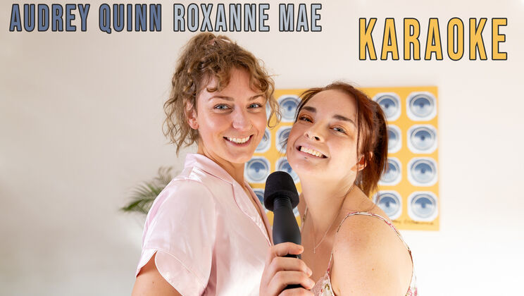 Petite Lesbians Audrey Quinn & Roxanne Mae Get Down