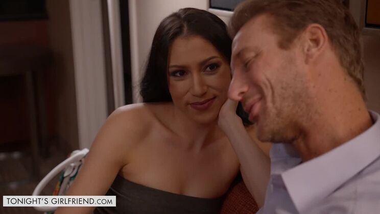 Submissive babe in hotel gets used hard