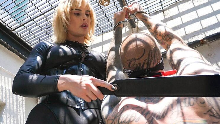Fetish Flogging in the Alley with Lucy Heart