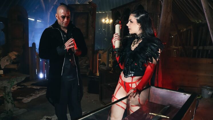 Valentina Nappi's Bubble Butt Gets Ass Licked by Xander Corvus