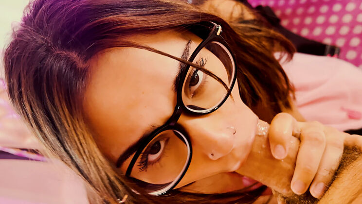 Ryan Madison drills teen Kaia Martin with creampie ending