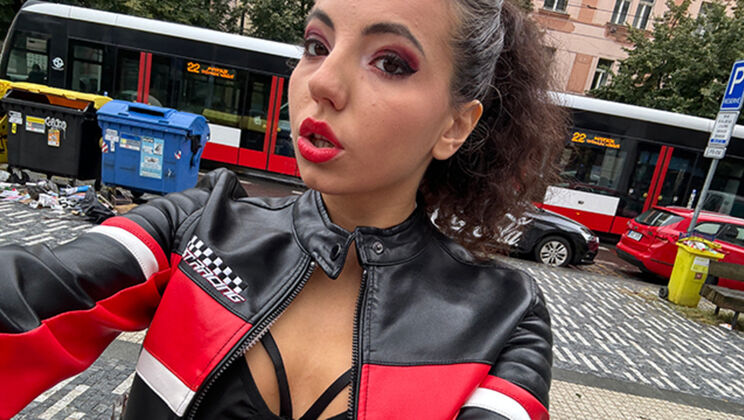 Kinky Czech Babe Mini Mitzi aka Mitz X in Femdom Clip