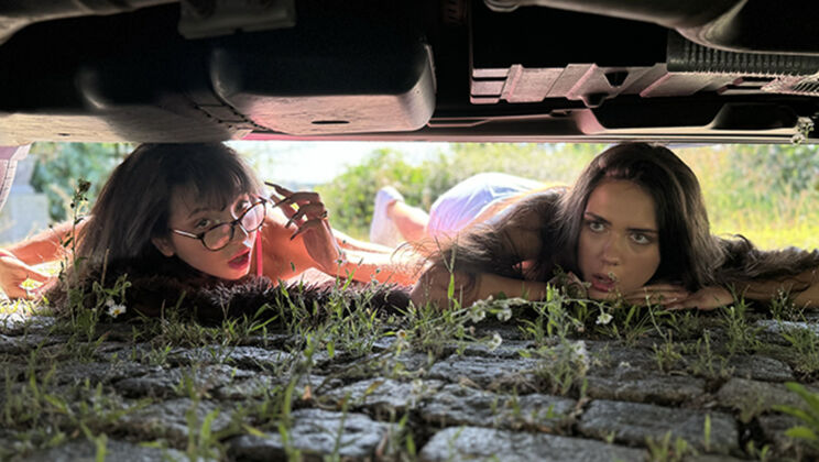 Public outdoor threesome with Vixi Rafi and MitzX and car stranger