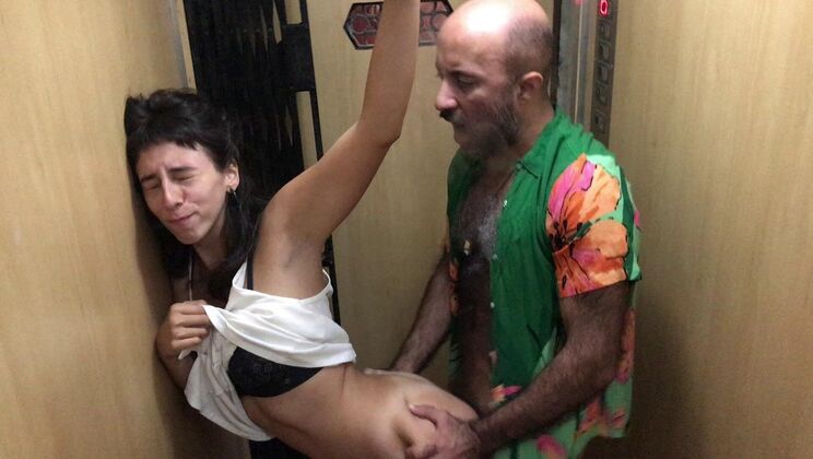 Going Up with Edu and Fe: Female POV Blowbang