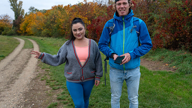 Big Tits Jennifer Mendez Helps Lost Hikers and Gets Rammed