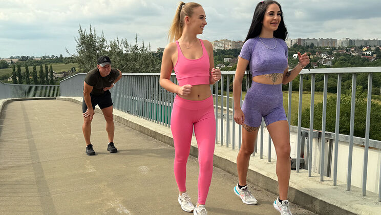 Jenny Wild Cumshot and Blowjob in Public