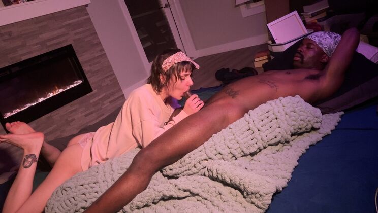 Sluts In Luv: Male POV Blowjob And Handjob