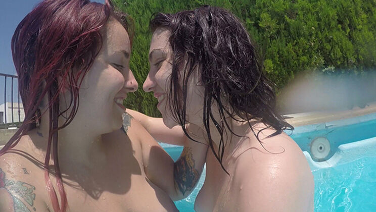 Eva & Sharruska – Slippery Wet Hairy Pussy Lesbian Quickie