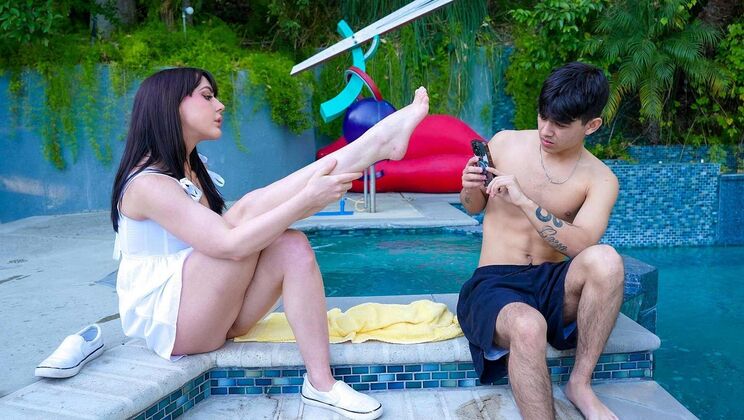 Blake Bullet Bangs Brunette Stepsister Whitney Wright With Big Cock