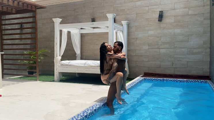 Pool Fun With Carel & Ria